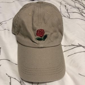 Beige Ball-Cap With Embroidered Rose